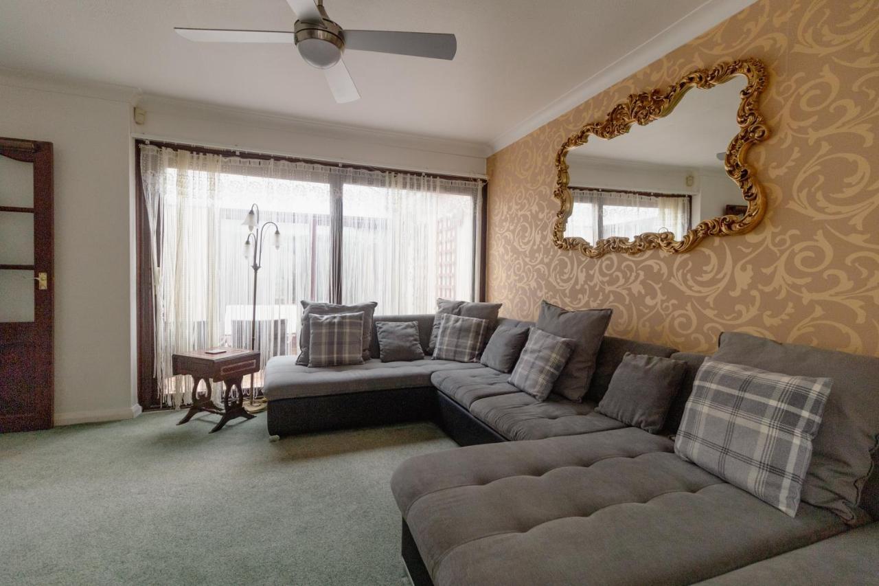 Вилла Palm Bay'S Luxury Bungalow - Self Check In & Parking Маргит Экстерьер фото